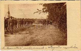 1922 Balatonaliga (Balatonvilágos), "Ezermester" cserkésztábor, cserkészek misére mennek a Regnum csapatához. photo