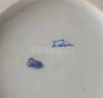 Herendi Tertia oroszlánkarmos kaspó. Jelzett, karmoknál anyaghibával, d: 21,5 cm, m: 17 cm