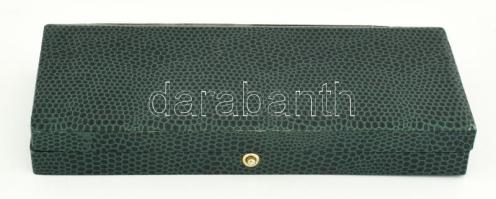 1989 A Magyar-Osztrák határon húzódó vasfüggöny egy darabja, magyar szalaggal, díszdobozban, leíráss...