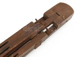 Péterfy Petrovics Lajos (1894-1944) festőállványa a művész hagyatékából, m: cca 110 cm + Rum Attila:...