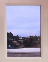 Egy cipősdoboznyi vegyes dia: utazási képek, városok, tájképek, stb.; több száz darab