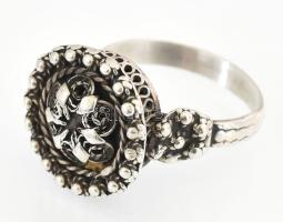 Ezüst(Ag) filigrán gyűrű, jelzés nélkül, méret: 58, nettó: 5,6 g