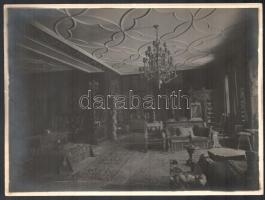 cca 1920-1930 Úri lakásbelső fotói, 3 db, azonosítatlan helyszínnel, az egyik felületén kis sérüléss...