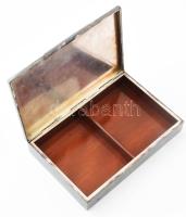 Ezüst (Ag) cigarettakínáló, fa betéttel, jelzett, 16,5x11 cm, bruttó: 335 g