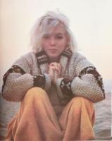 Norman Mailer: Marilyn. Bp., 1986, Corvina. Színes és fekete-fehér fotókkal gazdagon illusztrálva. K...