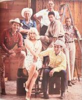 Norman Mailer: Marilyn. Bp., 1986, Corvina. Színes és fekete-fehér fotókkal gazdagon illusztrálva. K...