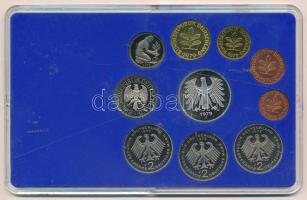 NSZK 1979J 1pf-5M (10xklf) forgalmi sor műanyag dísztokban T:PP 
FRG 1979J 1 Pfennig - 5 Mark (10xd...