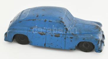 cca 1950 Lendkerekes bakelit karosszériájú Pobeda játékautó, BHG Hungary gyártmány, kopással, működi...