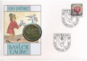 Svájc 1995. A bázeli galamb 150. évfordulója bronz emlékérem, felbélyegzett borítékban, bélyegzéssel T:UNC patina Switzerland 1995. 150 Anniversary of Basel Taube bronze medallion, in envelope with stamp and cancellation C:UNC patina