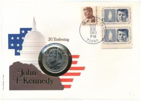 Amerikai Egyesült Államok 1979D 1/2$ Cu-Ni Kennedy bélyeges borítékban, bélyeggel és bélyegzéssel T:AU,XF patina USA 1979D 1/2 Dollar Cu-Ni Kennedy in coin envelope with stamps and cancellations C:AU,XF patina Krause KM#205