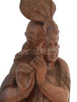 Nagyméretű indián szobor. Faragott fa, kezéből a hangszer hiányzik, m: 63 cm
