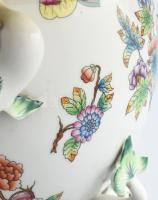 Herendi Viktória mintás asztali lámpa koi hal figurás díszítésekkel. Sérülésekkel, sérült búrával, m...