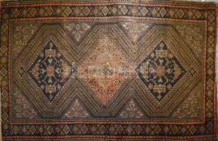 Shiraz szőnyeg. Irán, 19. sz. vége, javítással, cca 160x103 cm
