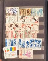 Gyufacímke gyűjtemény kb 1300 darab szépen rendezve, komplett sorozatokkal, két berakóban