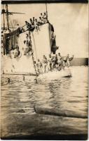 SMS PRINZ EUGEN Osztrák-Magyar Haditengerészet pre-dreadnought csatahajó matrózai fürdőznek / K.u.K. Kriegsmarine Matrosen / Austro-Hungarian Navy ironclad warship's mariners bathing in the sea. photo