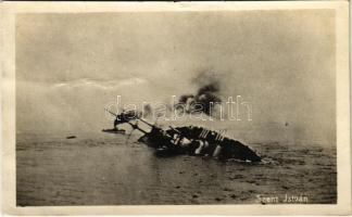 1921 SMS SZENT ISTVÁN osztrák-magyar haditengerészet Tegetthoff-osztályú csatahajó süllyedés közben 1918-ban / K.u.k. Kriegsmarine / Sinking of an Austro-Hungarian Navy dreadnought battleship in 1918. photo (fa)