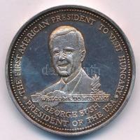 Bozó Gyula (1913-2004) 1989. "George Bush látogatása Magyarországon" ezüstözött bronz emlékérem (42,5mm) T:AU patina