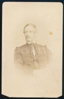 1865 Nagyajtai Kovács István (1799-1872) történész, jogász, az MTA levelező tagja, Erdély és a székelység történetének kutatója; vizitkártya Schrecker Ignác (1834-1888) pesti műterméből, alsó sarkai vágottak, 9,5x6 cm