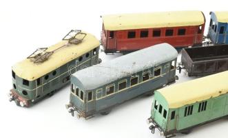 1954-1959 Állami Pénzverő lemezvasút tétel. 1 darab mozdony, 7 darab vasúti kocsi, sok vasúti sínnel...