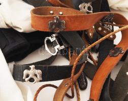 Hagyományőrző tétel: közte 3 darab ősmagyar motívummal díszített bőr öv, 5 darab hagyományőrző felső...