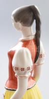 Hollóházi népviseletes lány. Jelzett, hibátlan (támasztási nyommal), m: 29,5 cm