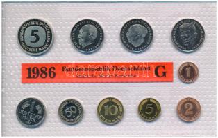 NSZK 1986G 1pf-5M (10xklf) forgalmi sor fólia tokban, ragasztás részben elengedett T:UNC  GFR 1986G 1 Pfennig - 5 Mark (10xdiff) coin set in foil packaging, loose coins C:UNC