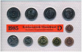 NSZK 1985D 1pf-5M (10xklf) forgalmi sor fólia tokban, ragasztás részben elengedett T:UNC  GFR 1985D 1 Pfennig - 5 Mark (10xdiff) coin set in foil packaging, loose coins C:UNC