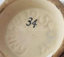 Bay Keramik vintage váza. Jelzett, címkével jelzett, kis kopással, m: 17,5 cm