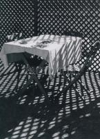 cca 1934 Kinszki Imre (1901-1945) budapesti fotóművész hagyatékából 1 db modern nagyítás (Budai kertvendéglő), jelzés nélkül, 21x15 cm