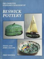 Diana & John Callow: Beswick Pottery. 1997, Charlton, kissé gyűrött kiadói papírkötés, angol nyelven, 458p. A Beswick porcelánok gazdag képanyaggal illusztrált, leírásokkal, korabeli leütési árakkal kiegészített katalógusa.