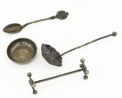 4 darab antik ezüstözött tárgy, közte filtermerítő alátéttel