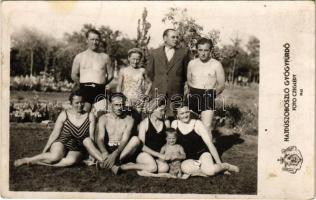 Hajdúszoboszló-gyógyfürdő, strandolók. Foto Czeglédy 1943 (fl)