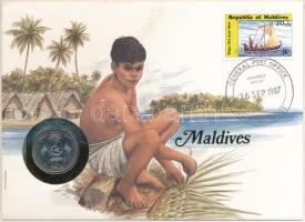 Maldív-szigetek 1982. 1R acél felbélyegzett borítékban, bélyegzéssel, német nyelvű leírással T:UNC Maldives 1982. 1 Rufiyaa steel in envelope with stamp, cancellation and a prospectus in german C:UNC