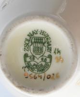 2 db Zsolnay pillangó mintás porcelán váza 14 cm és bonbonniere 7x7 cm. Kézzel festett, jelzett, hib...