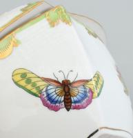 Herendi Viktória mintás szív alakú bonbonier, futórózsa fogóval, jelzett, hibátlal, 13x12x11,5 cm