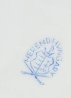 Herendi Viktória mintás szív alakú bonbonier, futórózsa fogóval, jelzett, hibátlal, 13x12x11,5 cm