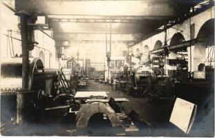 Pola, Pula; Hadihajógyár belső a kazán műhellyel / K.u.K. Kriegsmarine Kesselschmiede / Austro-Hungarian Navy warship factory interior with boilermakers. Phot. Alois Beer