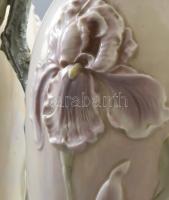 Royal Dux Bohemia jugendstil váza pár, vadászó és halászó nimfa alakokkal. Irizáló alapon többszínű ...