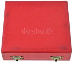 Szabó Gábor (1940-) DN "Erdőkertesért" egyoldalas bronz plakett, dísztokban (98mm) T:AU