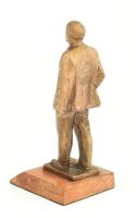 Lenin öntött bronz szobra fa talapzaton. Jelzés nélkül, m: 19 cm