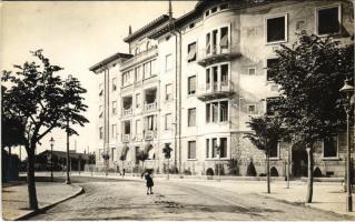 Pola, Pula; Münzhäuser, stazione / villa, railway station. Photo Alois Beer