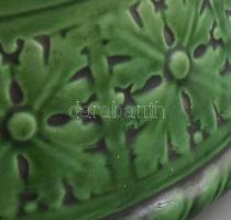 Zsolnay kaspó. Zöld mázzal fedett fehércserép, ismétlődő stilizált levélmintával, 5518 sorszámmal, j...