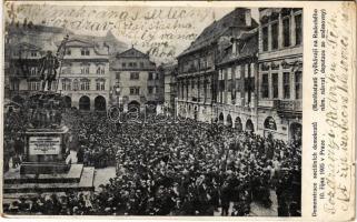 1905 Praha, Prag, Prague; Demonstrace sociálních demokratu 10. ríjna 1905 v Praze (Manifestanti vyckávají na Radeckého nám. návrat deputace ze snemovny) / social democrats' demonstration (tears)