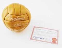 1966-os labdarúgó-vb (győztes: Anglia) emléklabda, replika, 5-ös méret, tanúsítvánnyal / 1966 World Cup Winners England commemorative football, replica, size 5, with certificate