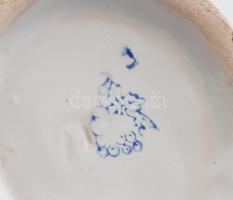 Bodrogkeresztúri 2 darab katicától megijedő lány. Egyik jelzett, egyiken kis sérüléssel, m: 13 cm