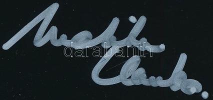 Melita Clarke (1949- ) angol színésznő aláírása őt ábrázoló képen (a James Bond: Gyémántok az örökké...