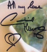 Caroline Munro (1949- ) angol színésznő, énekesnő, modell aláírása őt ábrázoló képen, tanúsítvánnyal...