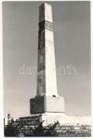 44 db MODERN magyar fekete-fehér retro város képeslap. Képzőművészeti Alap, főleg 2 Ft-os lapok 1960...