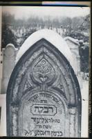 Itt van elrejtve. Tokaj-hegyaljai zsidó temetők. Fényképezte és összeáll.: Wirth Péter. Scheiber Sán...