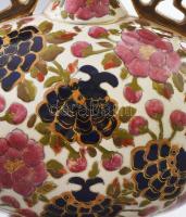 1886 - 1888 körül, Fischer Ignác kerámiagyára, Díszváza - ún. perzsa dekorral. Színes mázakkal fedet...